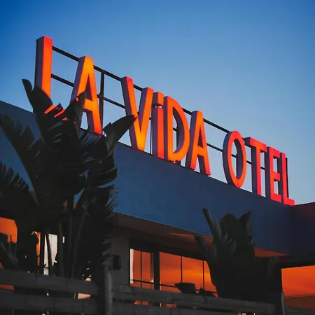 La Vida 3* Urla